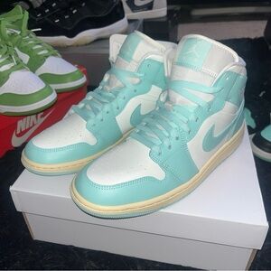 Air Jordan 1 Retro High Mid light dew Women’s Size 10
